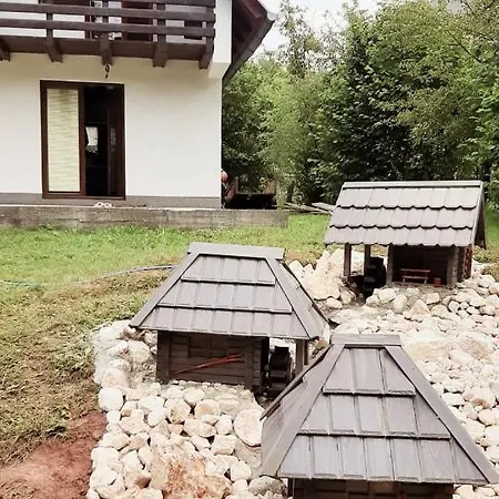 Vikendica Na Dan بال