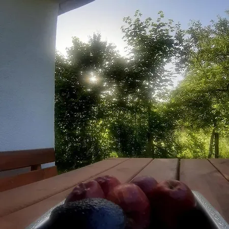 Vikendica Na Dan بال