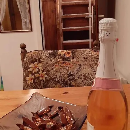 شقة Vikendica Na Dan *